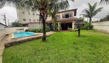 Sobrado à venda em Mongaguá, Vila Atlântica, com 3 quartos, com 234.89 m²