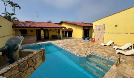 Casa à venda em Itanhaém, Jd Suarão, com 7 quartos, com 298.76 m²