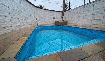 Casa à venda em Mongaguá, Flórida Mirim, com 1 suíte, com 70 m²