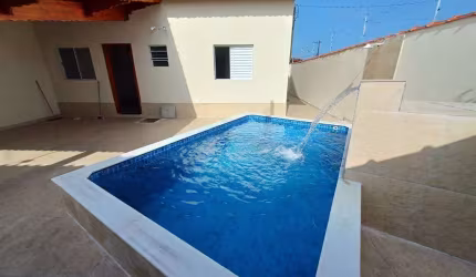 Casa à venda em Mongaguá, Vila Nossa Senhora de Fátima, com 1 suíte, com 71 m²
