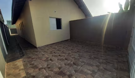 Casa à venda em Itanhaém, Nova Itanhaém, com 2 quartos, com 55 m²