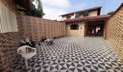 Sobrado à venda em Mongaguá, Flórida Mirim, com 3 quartos, com 156.01 m²