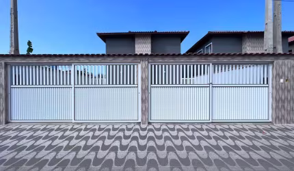 Casa à venda em Itanhaém, Jd Suarão, com 2 quartos, com 58 m²