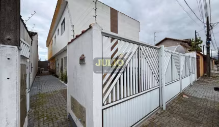 Sobrado à venda em Mongaguá, Vila Oceanopolis, com 2 suítes, com 70 m²