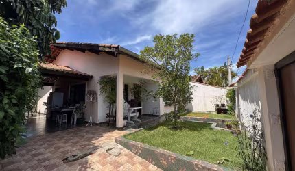 Casa à Venda em Itanhaém Lado Praia – 3 Dormitórios, 5 Vagas e Espaço para Piscina