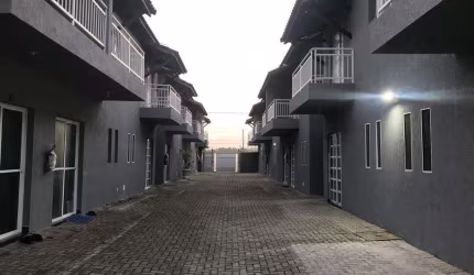 Sobrado de Condomínio com 2 dorms, Balneário Itaguai, Mongaguá - R$ 213 mil, Cod: 70509554