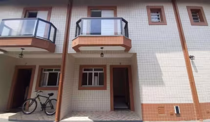 Sobrado com 2 dormitórios à venda, 80 m² por R$ 250.000,00 - Vila Nossa Senhora de Fatima - Mongaguá/SP