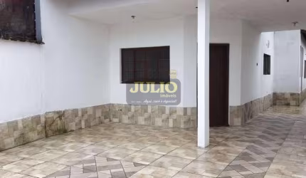 Casa à Venda em Itanhaém no Bairro Savoy | 2 Dormitórios, 4 Vagas, Próxima à Praia e ao Centro