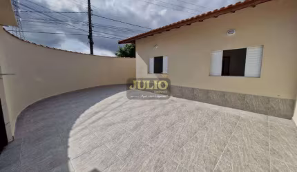 Comprar Casa em Mongaguá – Agenor de Campos com Piscina e 3 Vagas