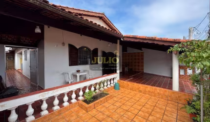 Casa à venda em Mongaguá, Vera Cruz, com 3 suítes, com 184.01 m²