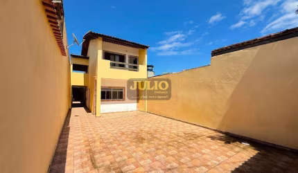 Sobrado à venda em Mongaguá, Balneário Itaguai, com 4 quartos, com 156 m²