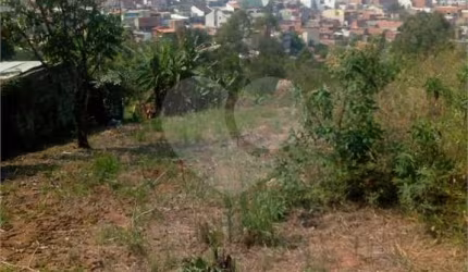 Terreno à venda em Ivoturucaia - SP