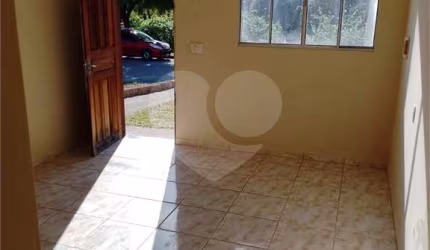 Condomínio com 4 quartos à venda em Pinhal - SP