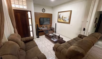 Casa com 8 quartos à venda em Vila Inhamupe - SP