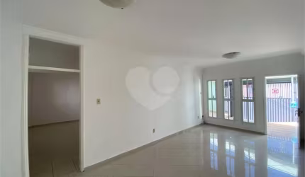 Casa com 4 quartos à venda em Jardim Cica - SP