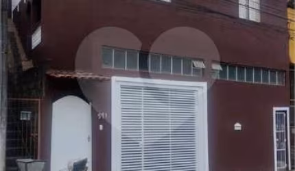 Sobrado com 5 quartos à venda em Jardim Santhiago - SP