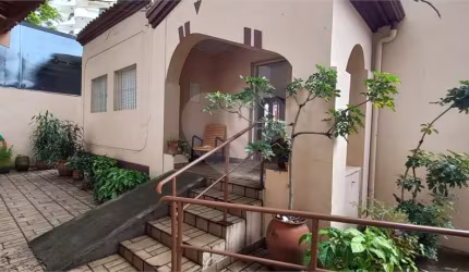 Casa com 3 quartos para locação em Bela Vista - SP