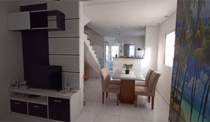 Condomínio com 2 quartos à venda em Jardim Das Tulipas - SP