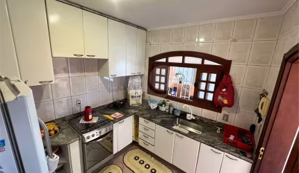 Casa com 5 quartos à venda em Jardim Tamoio - SP