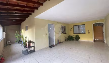 Casa com 3 quartos à venda em Jardim Danúbio - SP