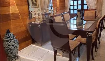 Casa térrea com 3 quartos à venda em Jardim Santa Teresa - SP