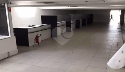 Prédio inteiro para locação em Centro - SP