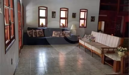 Chácara com 4 quartos à venda em Santa Luzia - SP