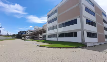 Prédio inteiro para locação em Fazenda Grande - SP