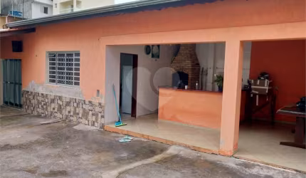 Casa com 3 quartos à venda em Distrito Industrial - SP
