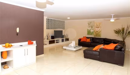 Casa com 4 quartos à venda em Vila Viotto - SP