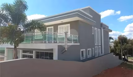 Condomínio com 3 quartos à venda em Medeiros - SP