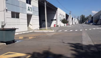 Galpão para locação em Distrito Industrial - SP