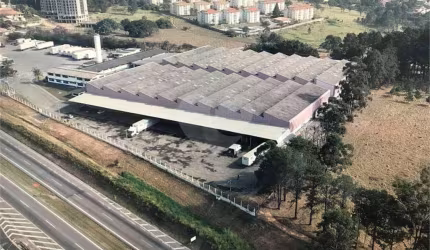 Galpão à venda ou para locação em Medeiros - SP
