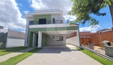 Condomínio com 3 quartos à venda em São Venâncio - SP