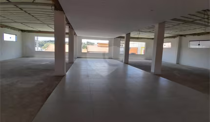 Prédio inteiro para locação em Centro - SP