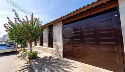 Casa térrea com 4 quartos à venda em Vila Garcia - SP