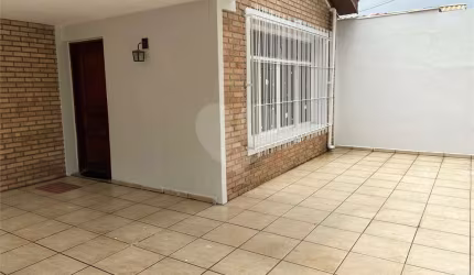 Casa térrea com 3 quartos à venda em Vila Liberdade - SP