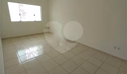 Casa térrea com 4 quartos para locação em Vila Municipal - SP