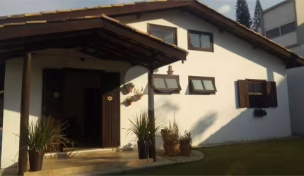 Chácara com 3 quartos à venda em Traviú - SP