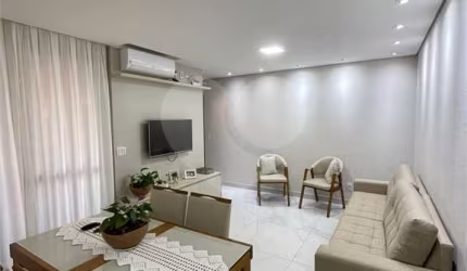 Apartamento com 3 quartos à venda em Jardim Do Lago - SP