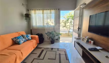 Casa térrea com 3 quartos à venda em Residencial Girassol - SP