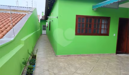 Casa com 2 quartos à venda em Jardim Martins - SP