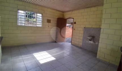 Casa com 4 quartos para locação em Minas De Inhandjara - SP