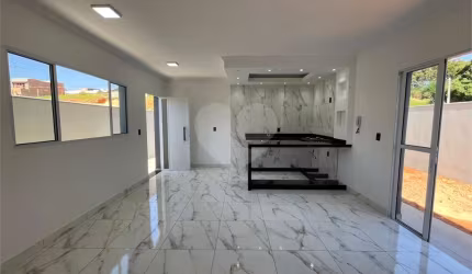 Casa com 3 quartos à venda em Jardim Itália - SP