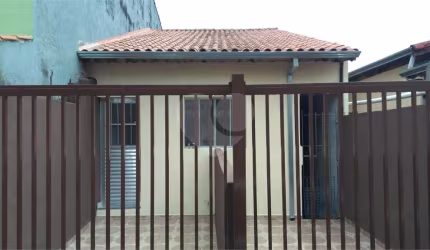 Casa com 2 quartos à venda em Jardim Imperial - SP