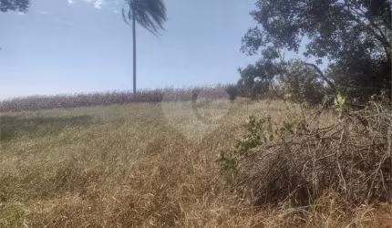 Área de Terra à venda em Jardim Colonial - SP