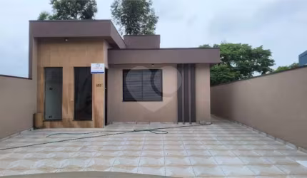 Casa com 3 quartos à venda em Centro - SP