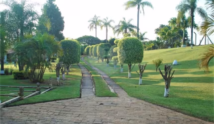 Sítio à venda em Itaim - SP