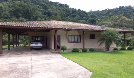 Chácara com 3 quartos à venda em Santa Clara - SP
