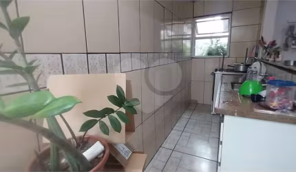Casa com 2 quartos à venda em Vila Vianelo - SP